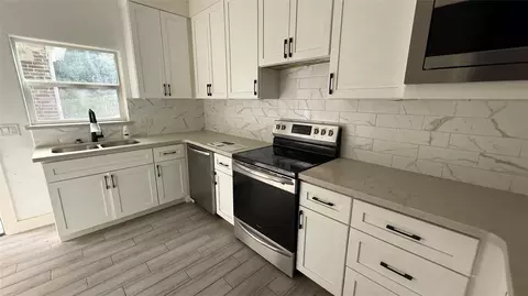 Kitchen - 22 Twisting Crk, Trinity, TX 75862 photo 2 of 2