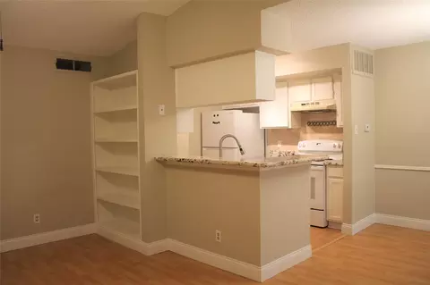2120 El Paseo St #2810, Houston, TX 77054