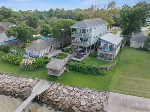 3709 Bayshore Dr #1-12, Bacliff, TX 77518