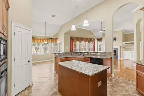 Kitchen - 3015 Rustic Gardens Dr, Spring, TX 77386 photo 5 of 5