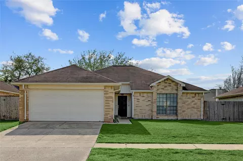 13710 Wood River Dr, Houston, TX 77085