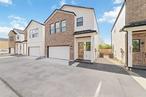 5811 Outer Banks St, Houston, TX 77091