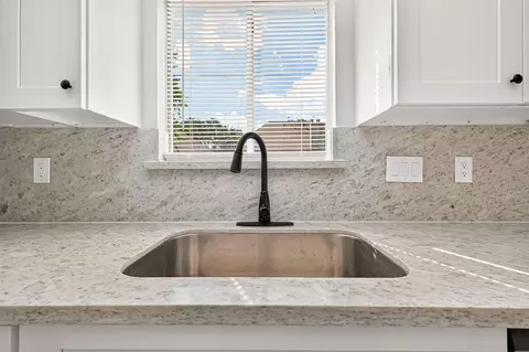 Kitchen - 5631 Roserock Ln, Spring, TX 77379 photo 4 of 7