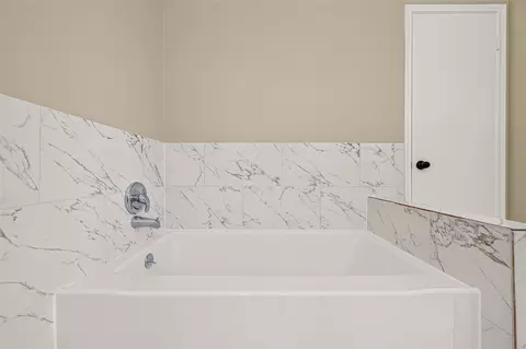 Bath - 5631 Roserock Ln, Spring, TX 77379 photo 6 of 8