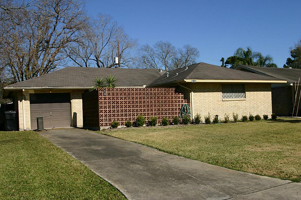 6710 Sharpcrest St, Houston, TX 77074 photo 1