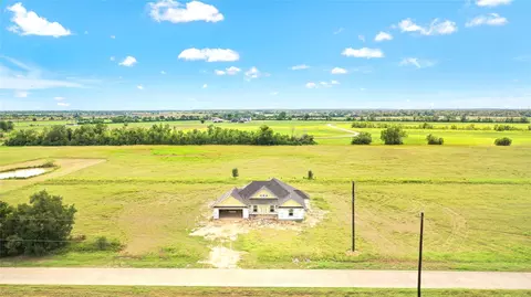 537 Chuckwagon Trl, Angleton, TX 77515 photo 1
