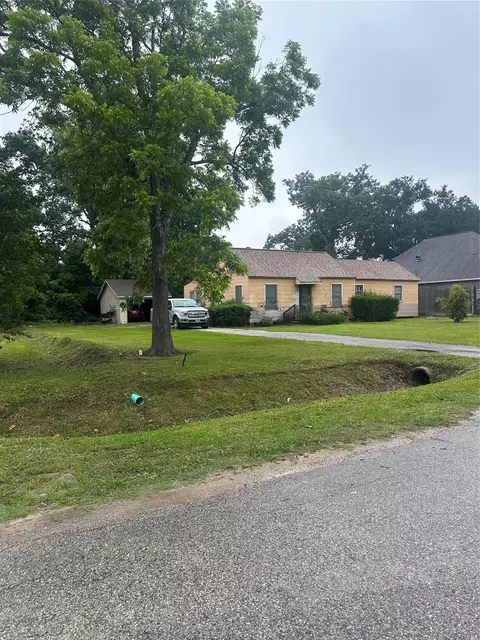 7003 Apache St, Houston, TX 77028