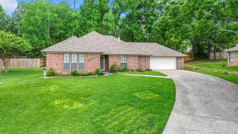 2013 Wickersham Dr, Huntsville, TX 77340