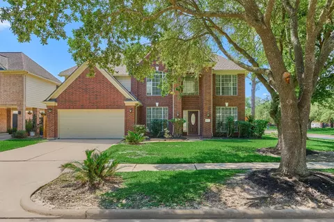 9915 Willow Crossing Dr, Houston, TX 77064