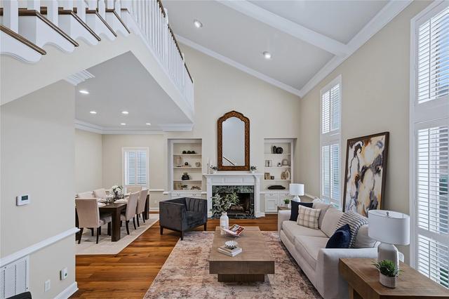 1723 Nantucket Dr, Houston, TX 77057