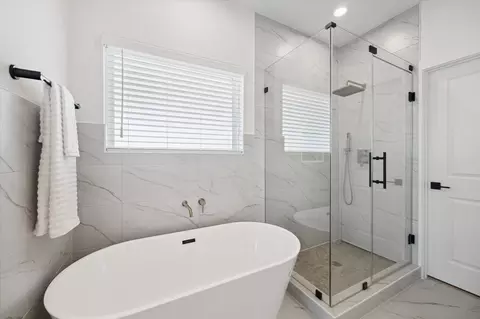 5617 Camino Encantado Dr, Houston, TX 77091