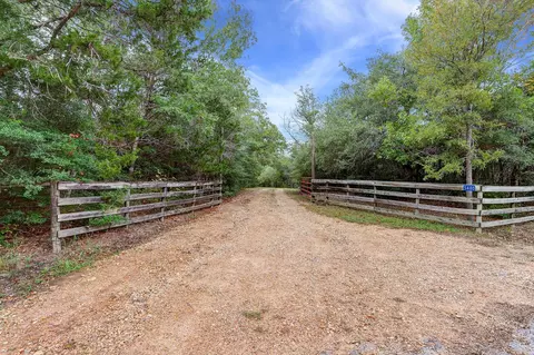 5400 Florida Chapel Rd, Fayetteville, TX 78940