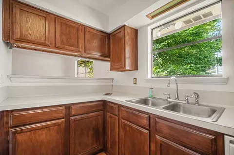 Kitchen - 2103 Rolling Glen Dr, Spring, TX 77373 photo 3 of 4