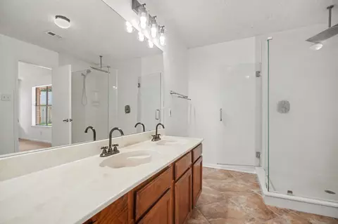 Bath - 2103 Rolling Glen Dr, Spring, TX 77373 photo 2 of 5