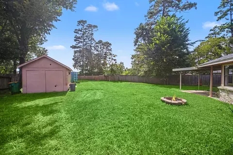 Exterior - 2103 Rolling Glen Dr, Spring, TX 77373 photo 8 of 10