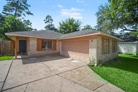 Exterior - 2103 Rolling Glen Dr, Spring, TX 77373 photo 3 of 10