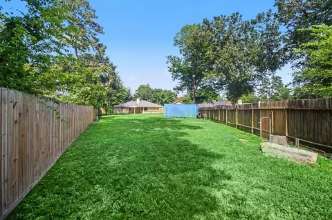 Exterior - 2103 Rolling Glen Dr, Spring, TX 77373 photo 6 of 10