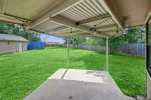 Exterior - 2103 Rolling Glen Dr, Spring, TX 77373 photo 4 of 10