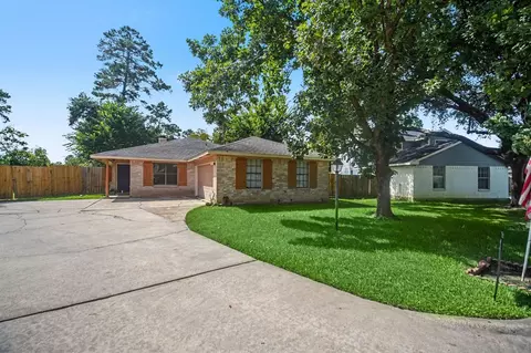 Exterior - 2103 Rolling Glen Dr, Spring, TX 77373 photo 2 of 10