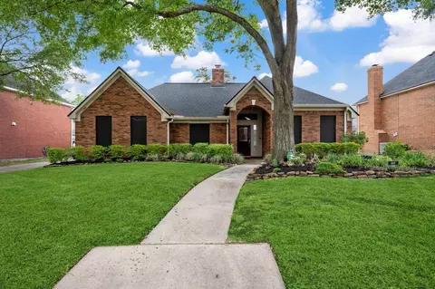 6007 Summer Oaks Dr, Humble, TX 77346