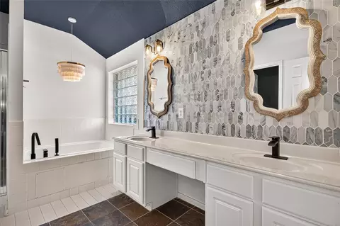 Bath - 12007 Viola Ct, Pinehurst, TX 77362 photo 3 of 4