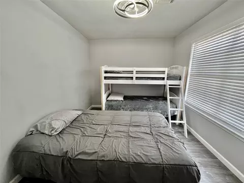 Bedroom - 610 Seashell Dr, Surfside Beach, TX 77541 photo 3 of 8