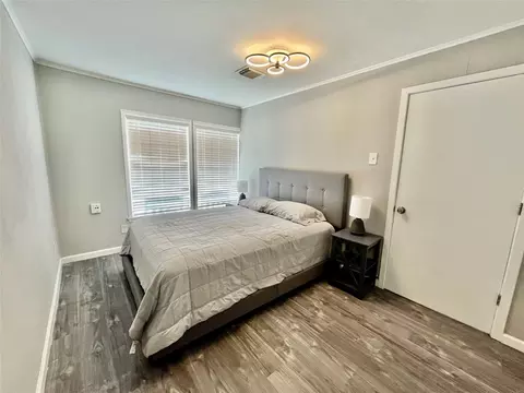 Bedroom - 610 Seashell Dr, Surfside Beach, TX 77541 photo 7 of 8