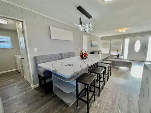 Dining - 610 Seashell Dr, Surfside Beach, TX 77541 photo 2 of 2