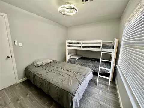 Bedroom - 610 Seashell Dr, Surfside Beach, TX 77541 photo 4 of 8