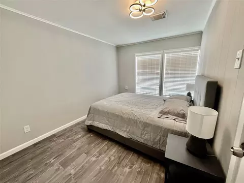Bedroom - 610 Seashell Dr, Surfside Beach, TX 77541 photo 6 of 8