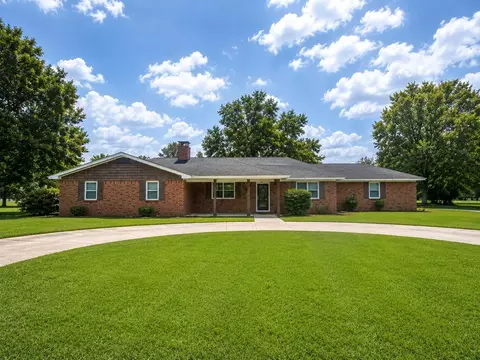 2947 Turtle Creek Dr, Wharton, TX 77488