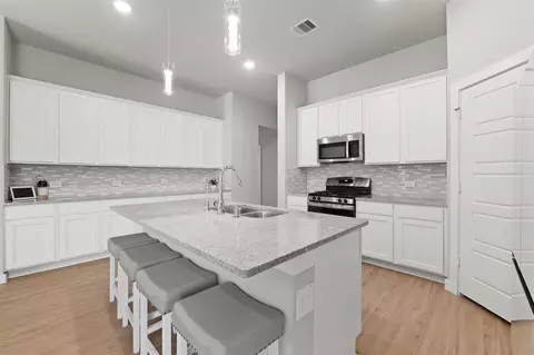 17707 Sapphire Pines Dr, New Caney, TX 77357