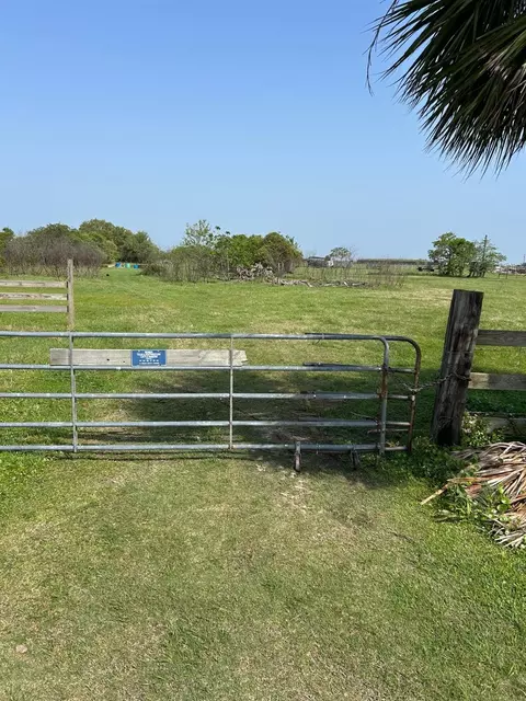12412 Jenkins Rd, Galveston, TX 77554
