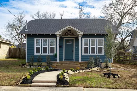 102 E Valverde St, Brenham, TX 77833