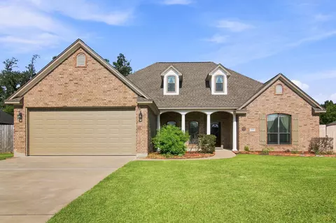 1046 Cardinal Dr, Richwood, TX 77566