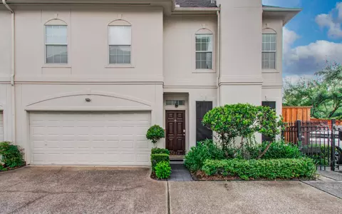 2214 W Holcombe Blvd, Houston, TX 77030