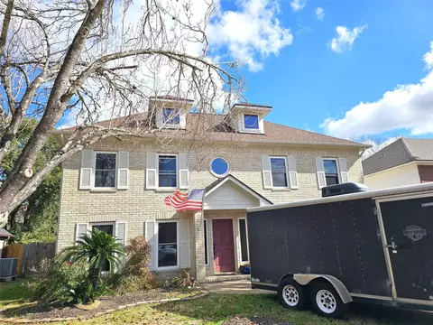 1021 Glenview Dr, Pearland, TX 77581
