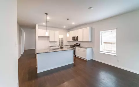 1718 Windrose Bnd, Angleton, TX 77515 photo 4