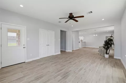 Living - 249 Mcdade St, Hempstead, TX 77445 photo 3 of 4