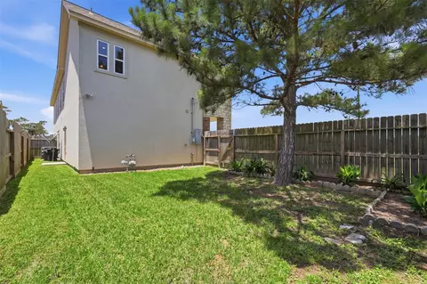 Exterior - 249 Mcdade St, Hempstead, TX 77445 photo 3 of 5