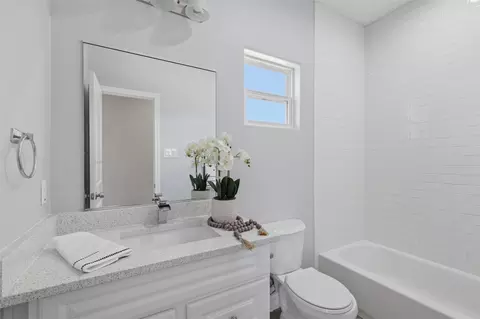 Bath - 249 Mcdade St, Hempstead, TX 77445 photo 6 of 6