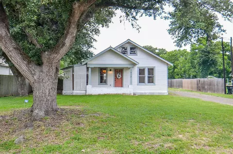1615 Eagle Lake Rd, Sealy, TX 77474