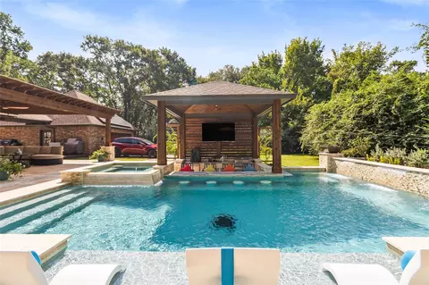 10 Holly Tree Ln, Spring, TX 77373