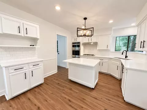 Kitchen - 10715 E Timberwagon Cir, Spring, TX 77380 photo 2 of 6