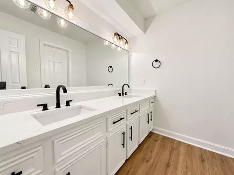 Bath - 10715 E Timberwagon Cir, Spring, TX 77380 photo 4 of 6