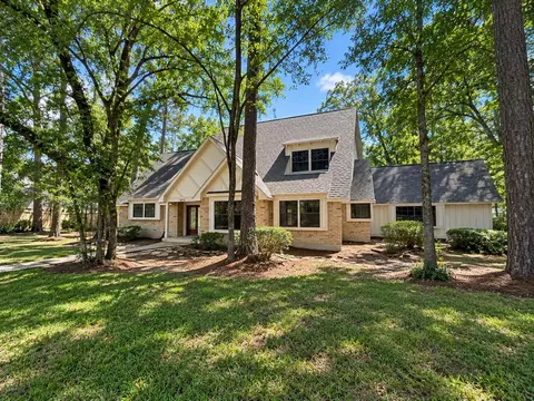 Exterior - 10715 E Timberwagon Cir, Spring, TX 77380 photo 3 of 11