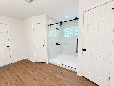 Bath - 10715 E Timberwagon Cir, Spring, TX 77380 photo 3 of 6