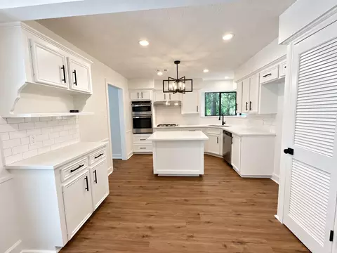 Kitchen - 10715 E Timberwagon Cir, Spring, TX 77380 photo 6 of 6