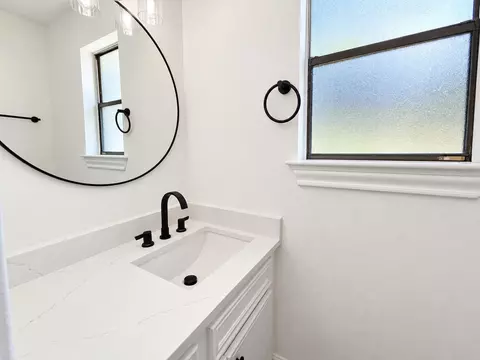 Bath - 10715 E Timberwagon Cir, Spring, TX 77380 photo 6 of 6