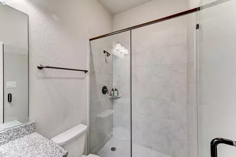 Bath - 404 Summit Ridge Ct, Willis, TX 77318 photo 7 of 8